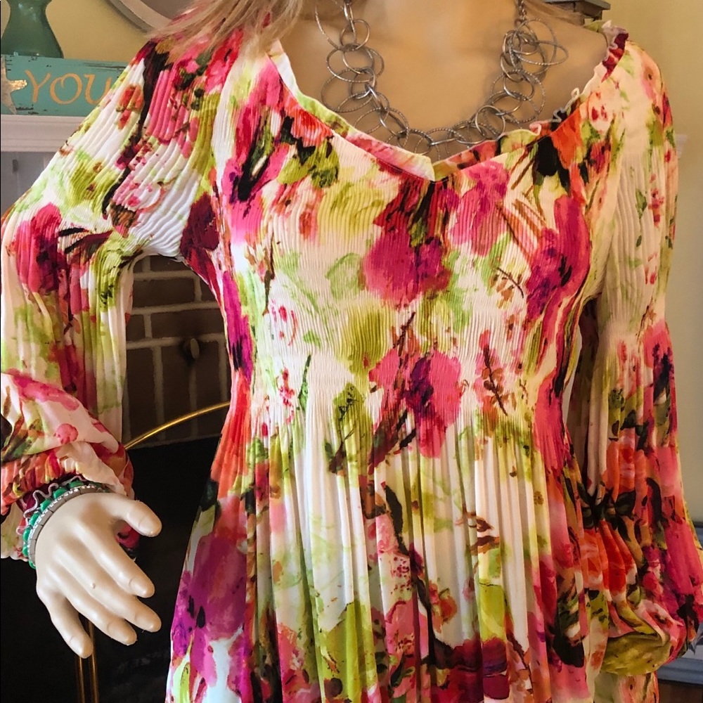 Floral accordion style trendy blouse